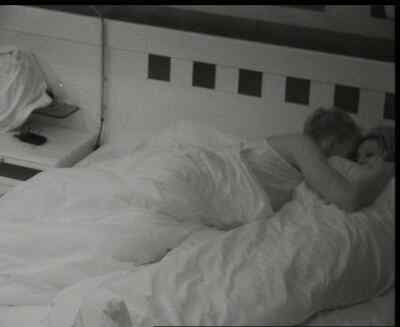 jan_im_bett_mit_khadra